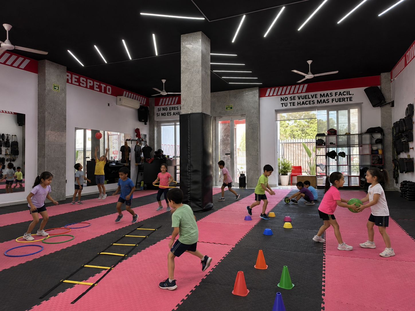 Niños realizando actividades deportivas
